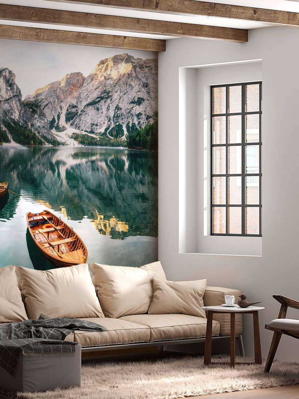 Łodzie we włoskim jeziorze