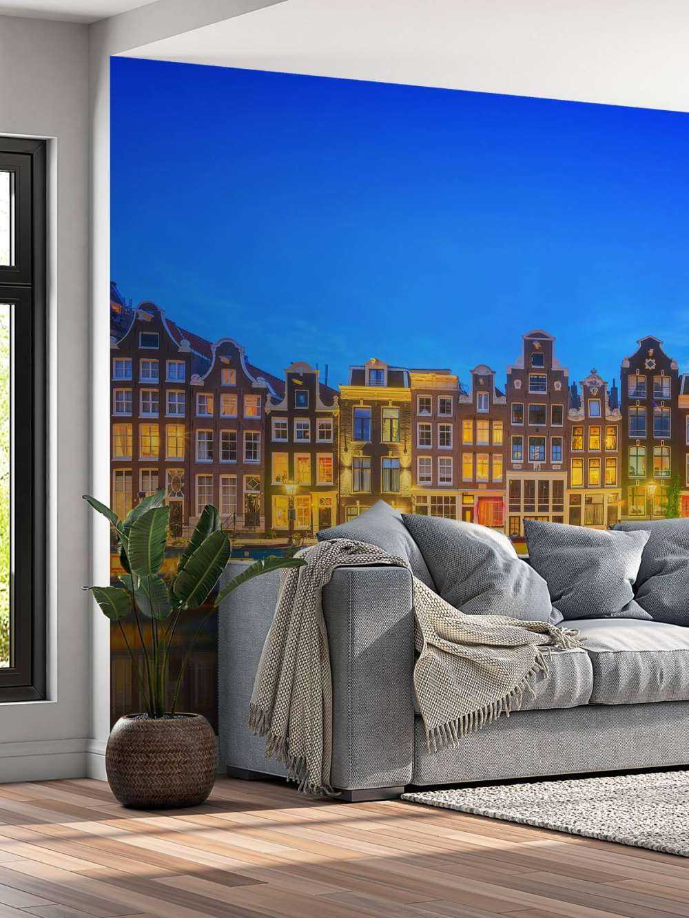 Kanał amsterdamski w nocy