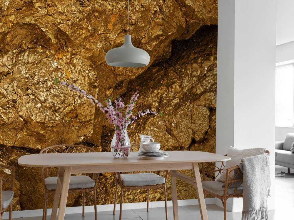 Zbliżenie na złoty kamień