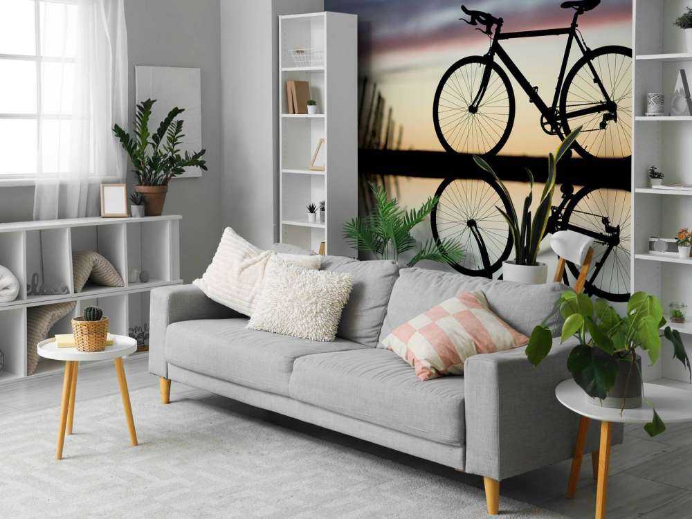 Rower wyścigowy przy zachodzie słońca