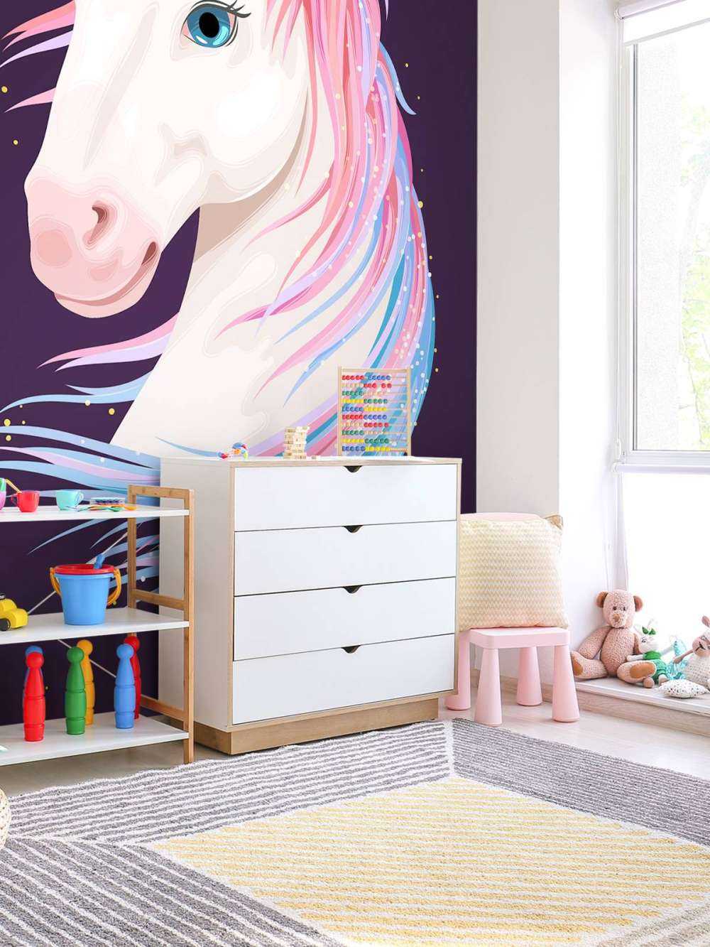 Jednorożec z kolorową grzywą