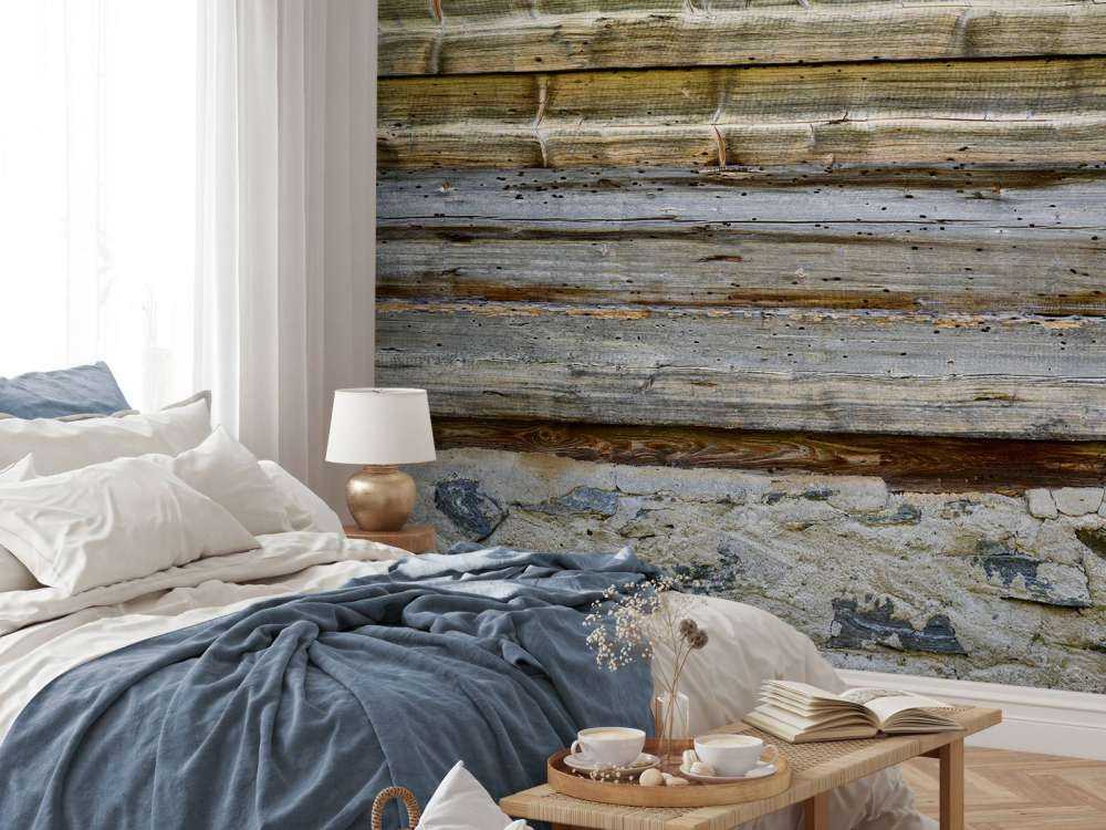Drewno na kamiennej ścianie