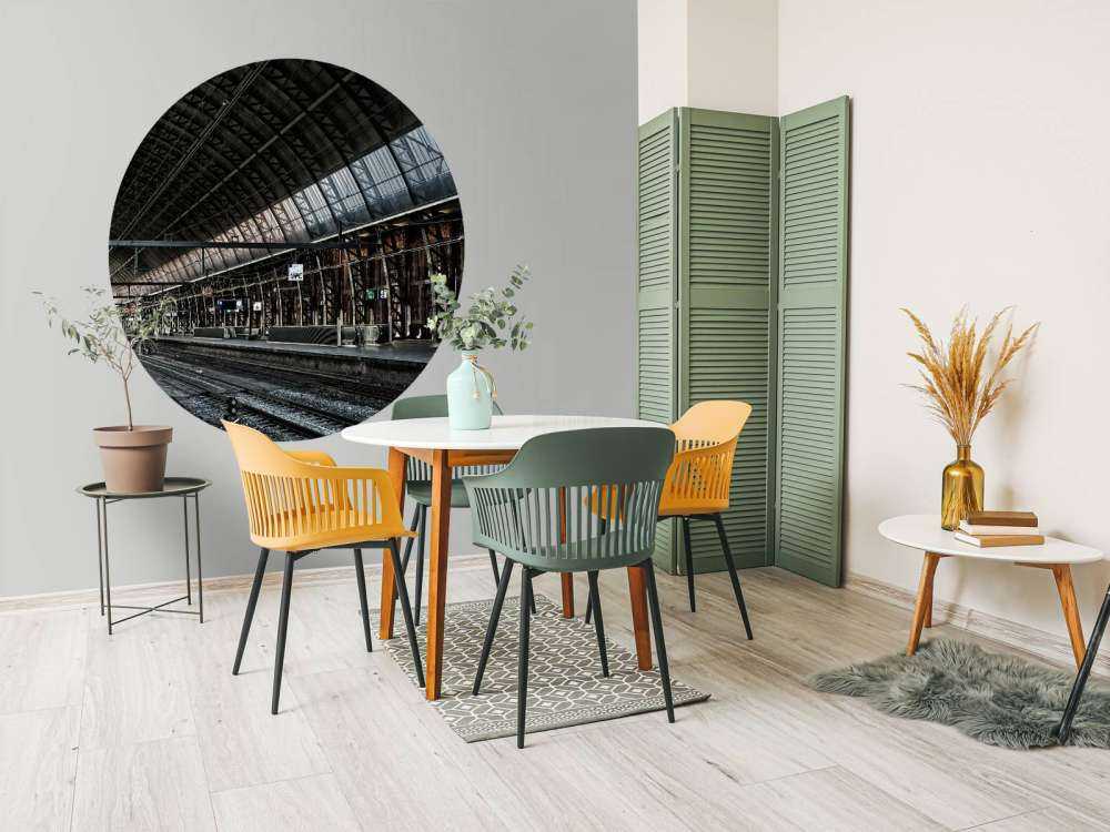 Wczesnym rankiem na stacji