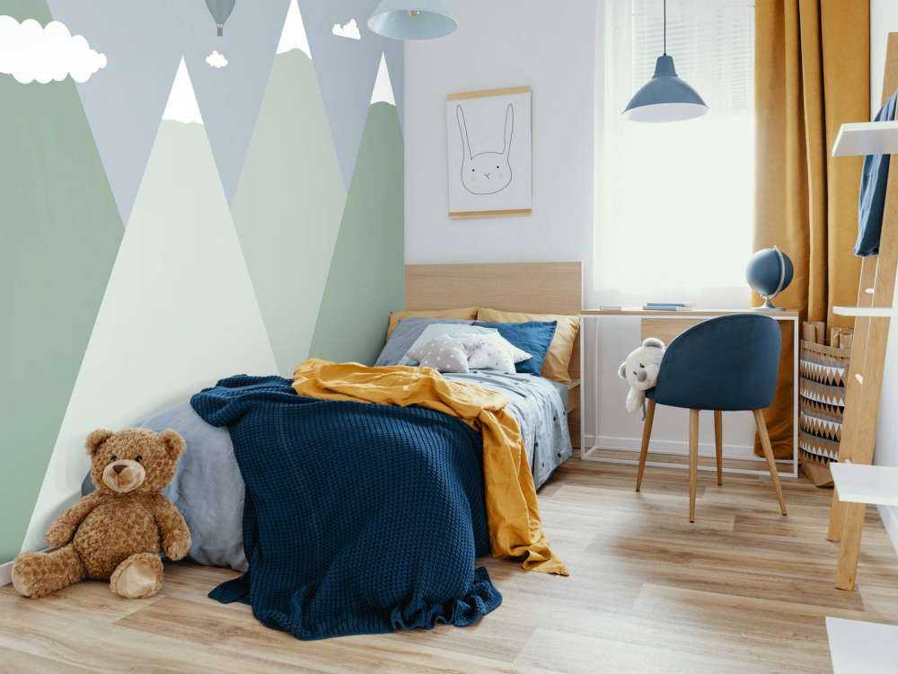 Górski krajobraz z balonami na gorące powietrze