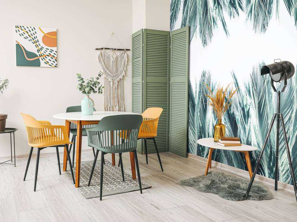 Liście palmowe na białym tle