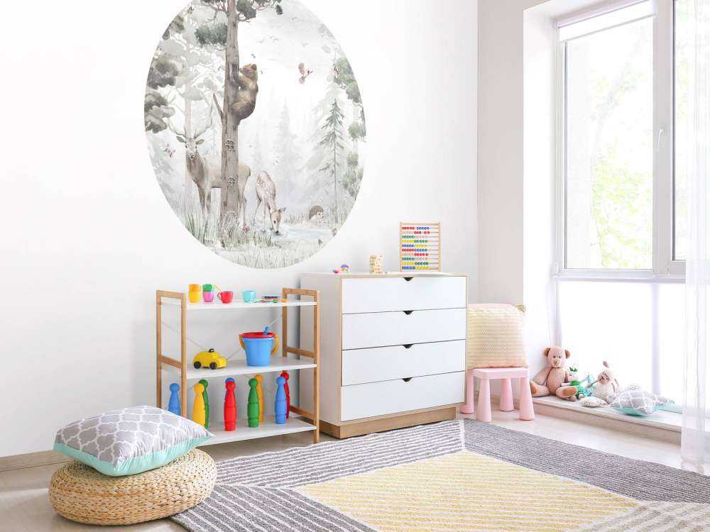 Dzika przyroda w środku lasu