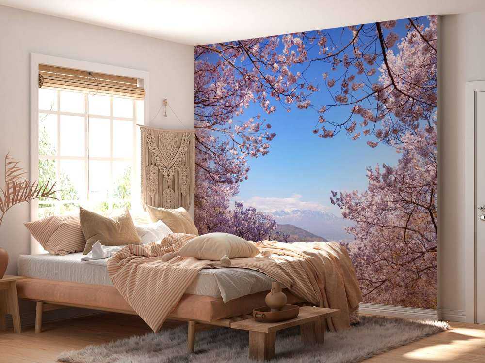 Różowe kwiaty na tle gór