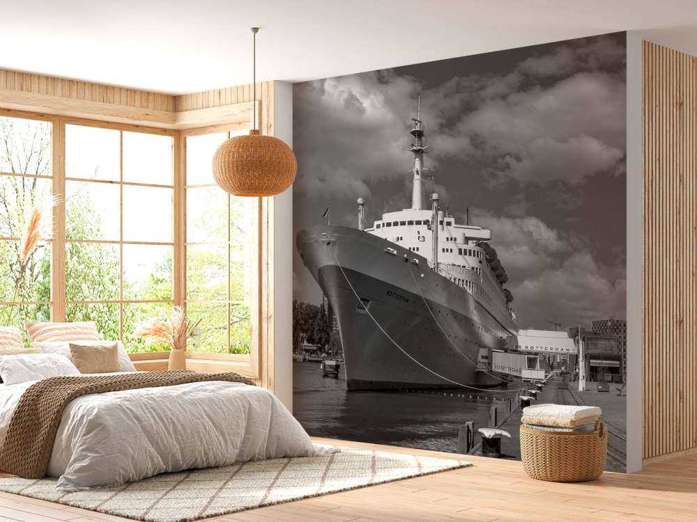 Dawny parowiec SS Rotterdam w czerni i bieli  