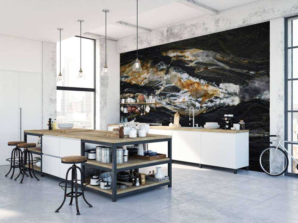 Czarny marmur z płaskorzeźbą