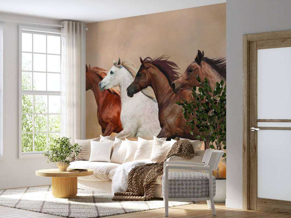 Galopujące konie w burzy piaskowej