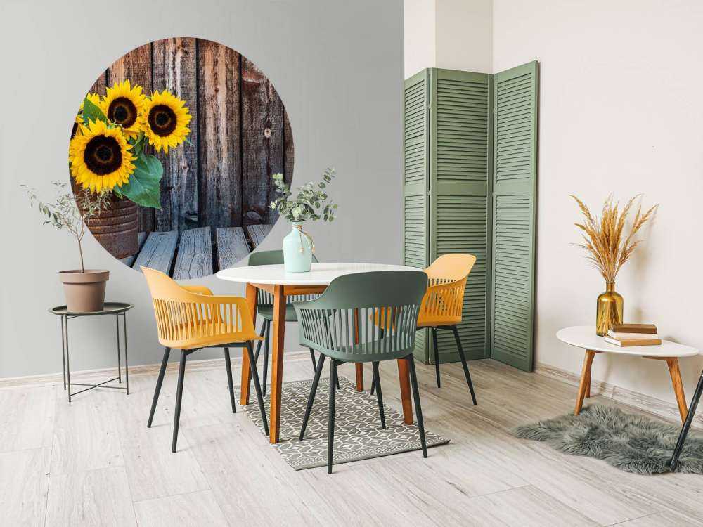 Wazon z kwiatami słonecznika