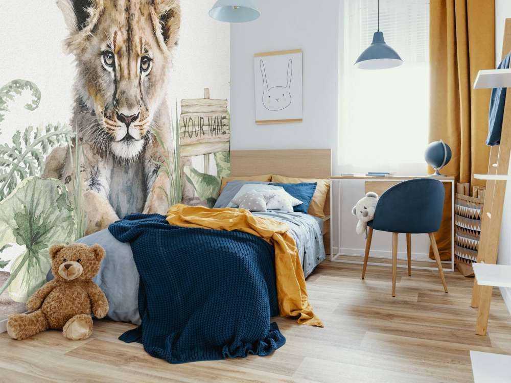 Młody lew w dżungli