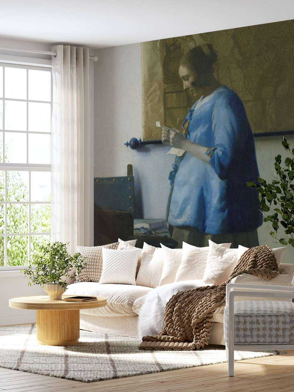 Kobieta czytająca list