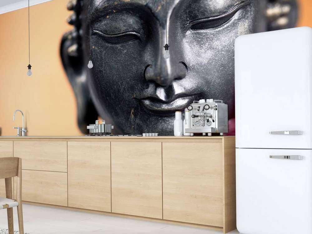 Budda i różowa orchidea