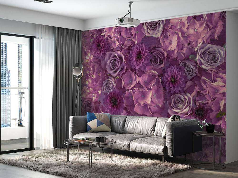 Fioletowe hortensje, róże i dalie