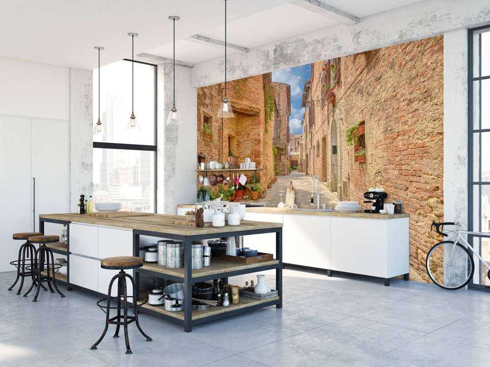 Włoska ulica z roślinami i kwiatami