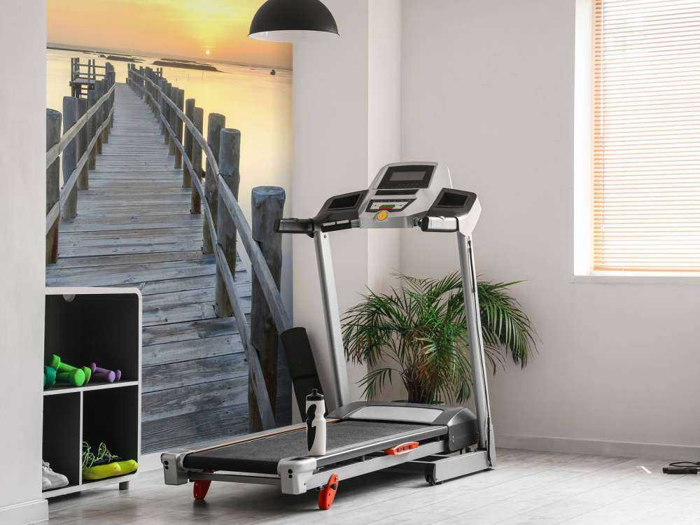 Rusztowania drewniane o zachodzie słońca