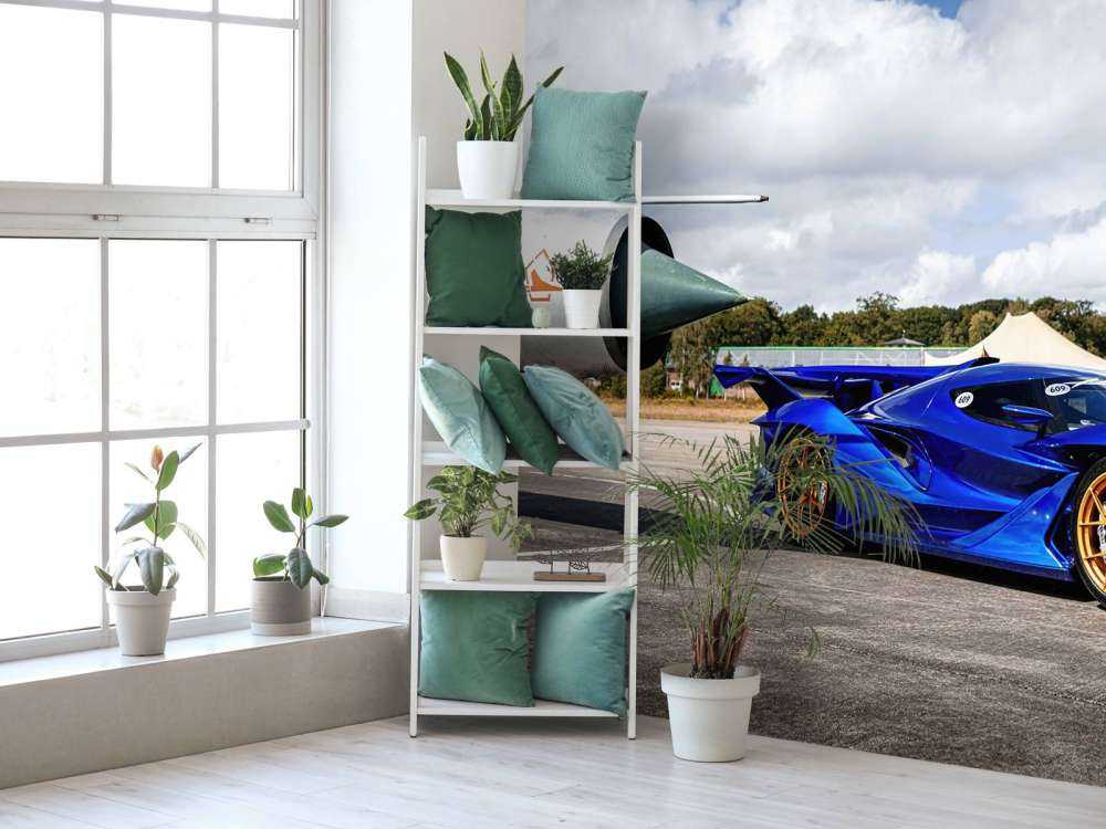 Futurystyczny supercar na lotnisku