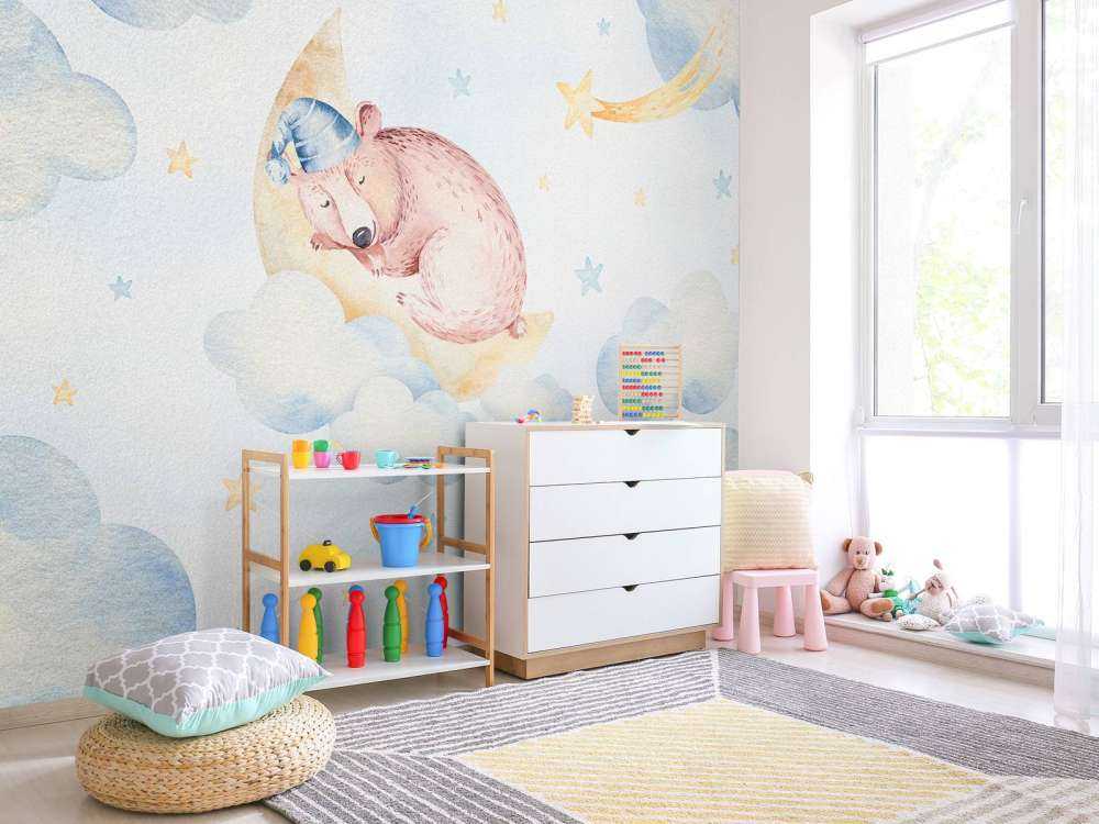 Śpiący niedźwiedź w chmurach