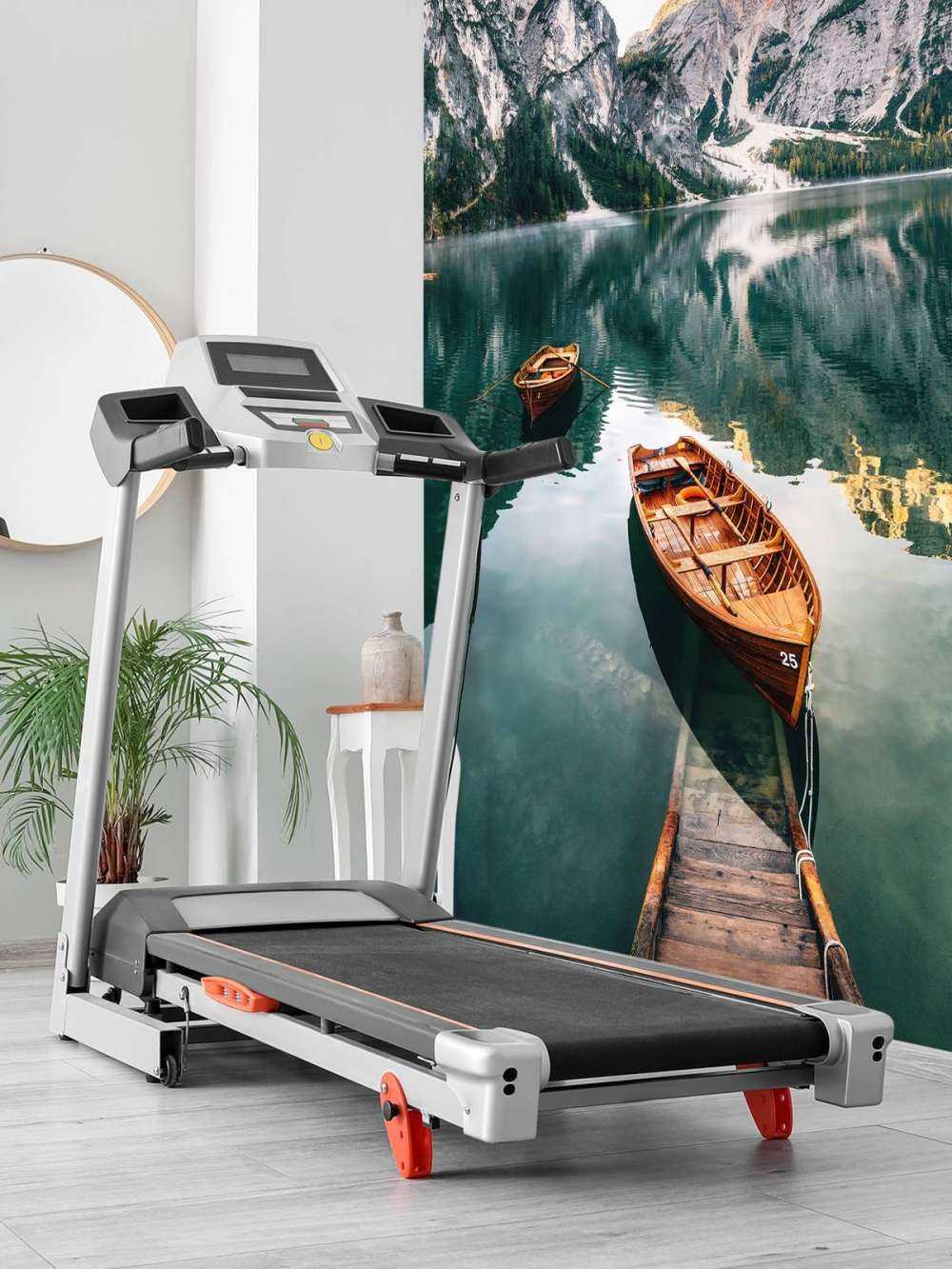 Łodzie we włoskim jeziorze