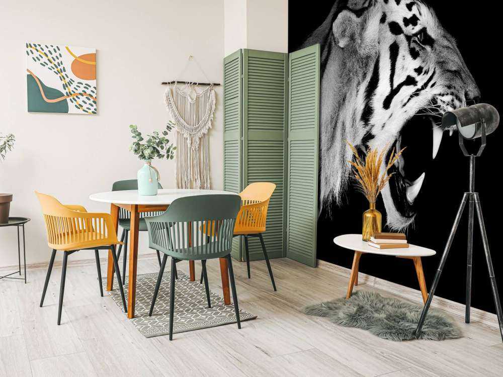 Ryczący tygrys czarny