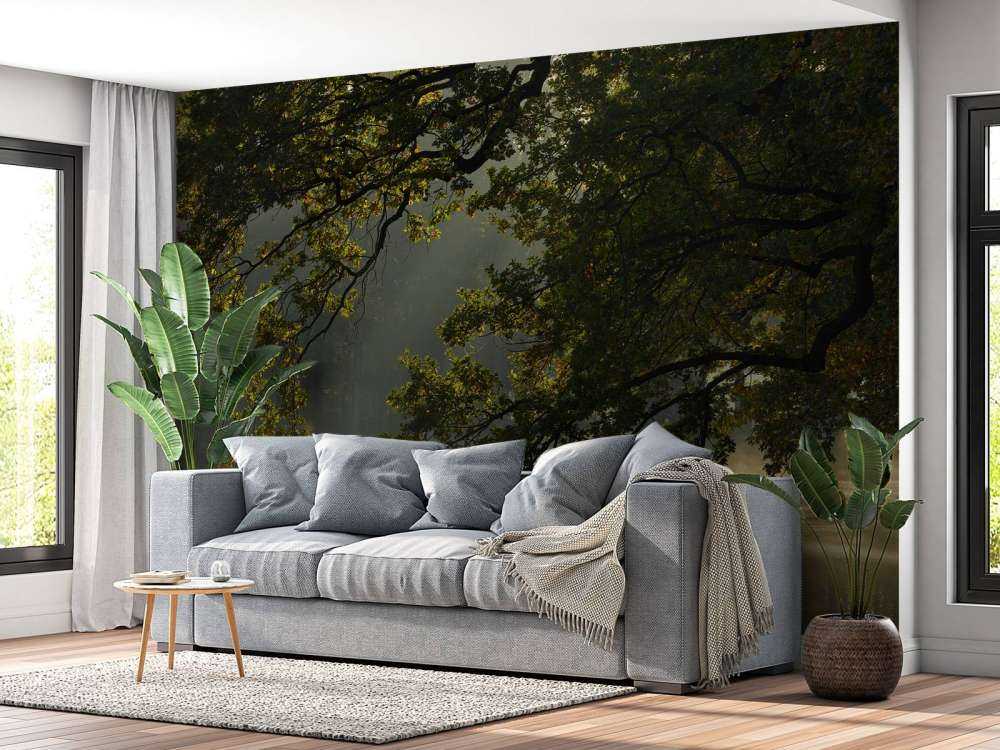 Zwisające gałęzie nad wodą