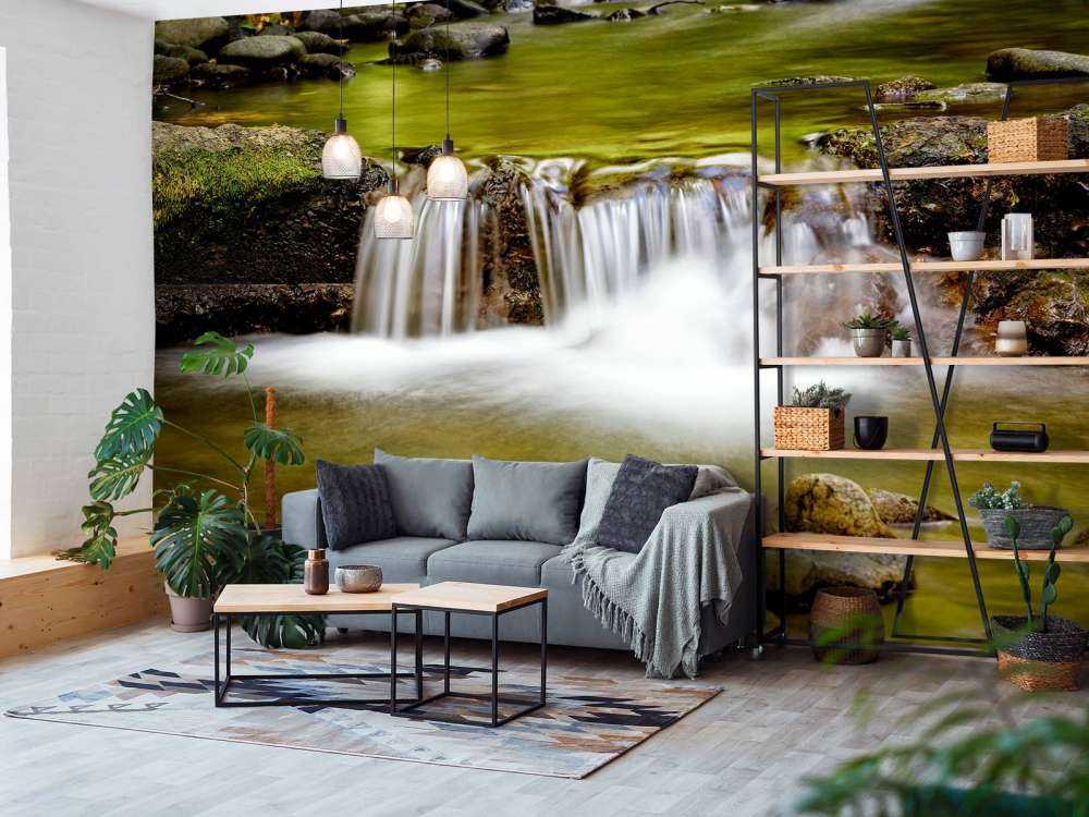 Szczegółowy mały wodospad