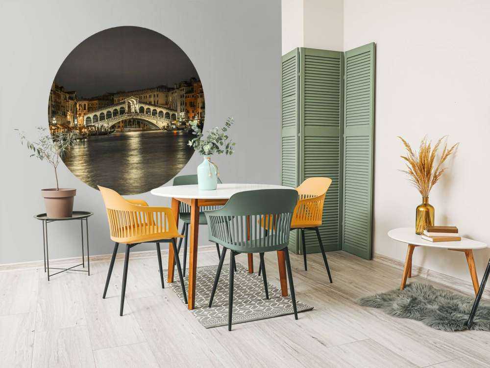 Most Rialto wieczorem