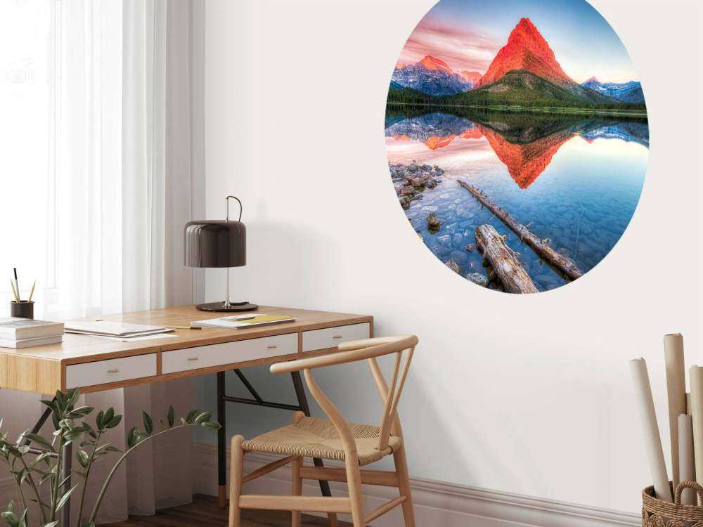 Czerwony szczyt góry