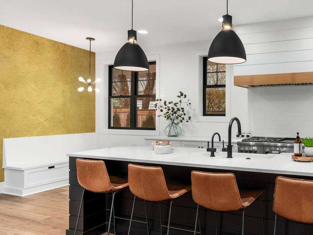 Ściana w kolorze żółtej ochry