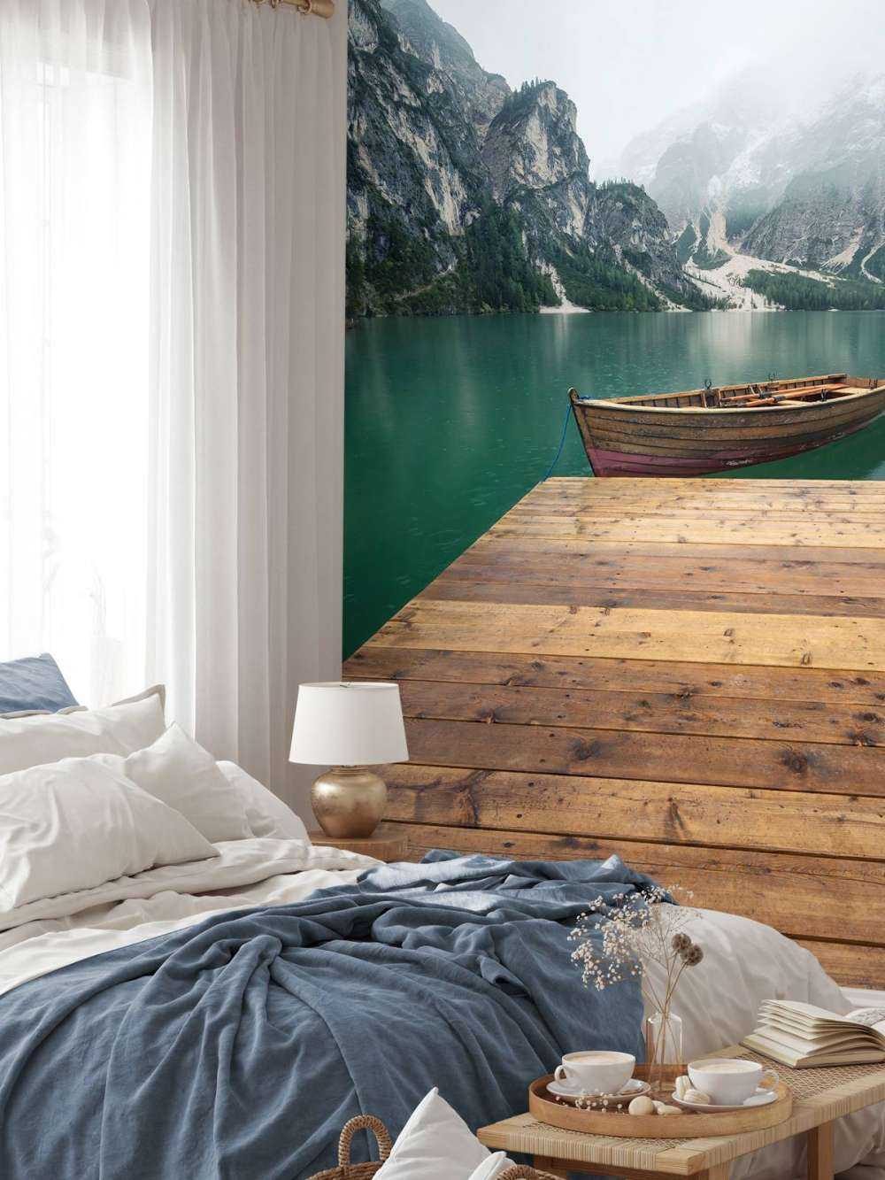 Łódka przy nabrzeżu