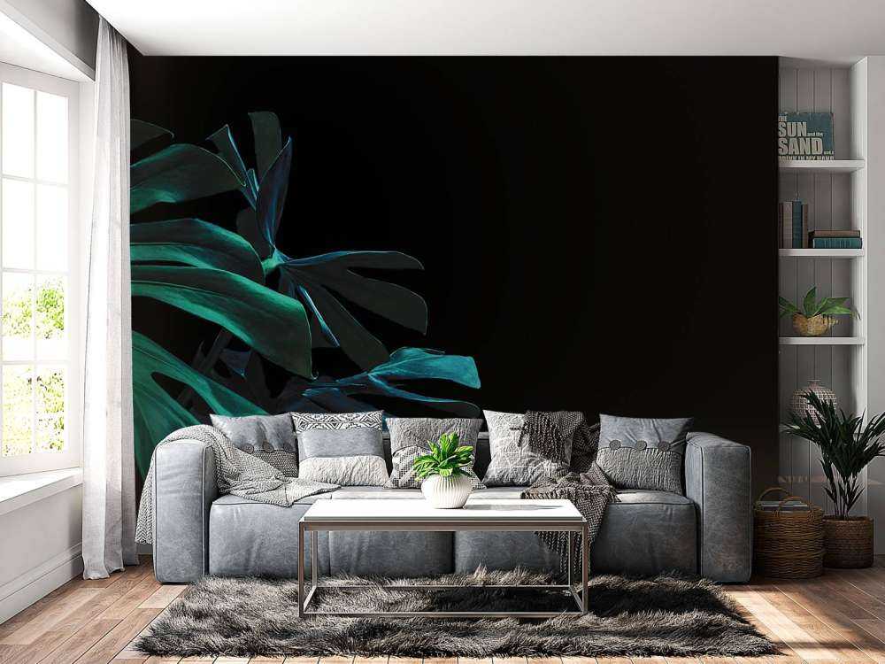 Liście tropikalne na czarnym tle