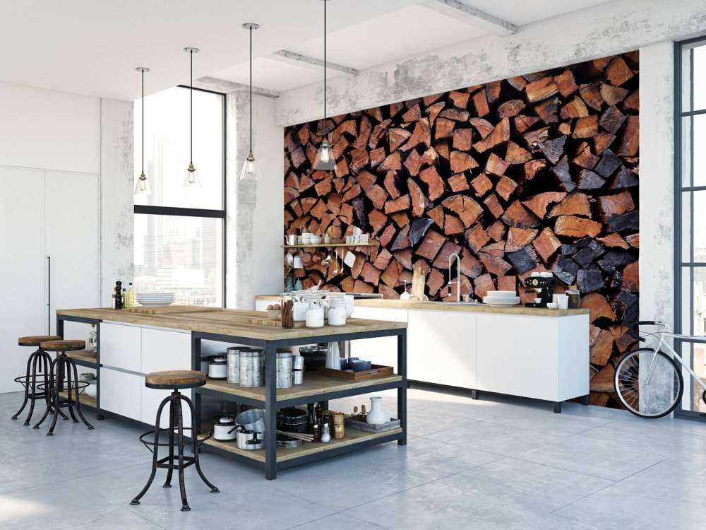 Rozłupywanie i układanie drewna w stosy