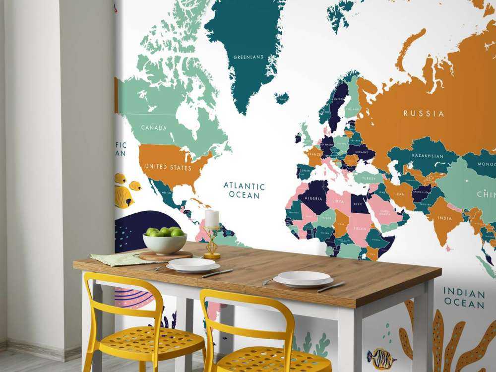 Mapa świata z oceanicznymi zwierzętami