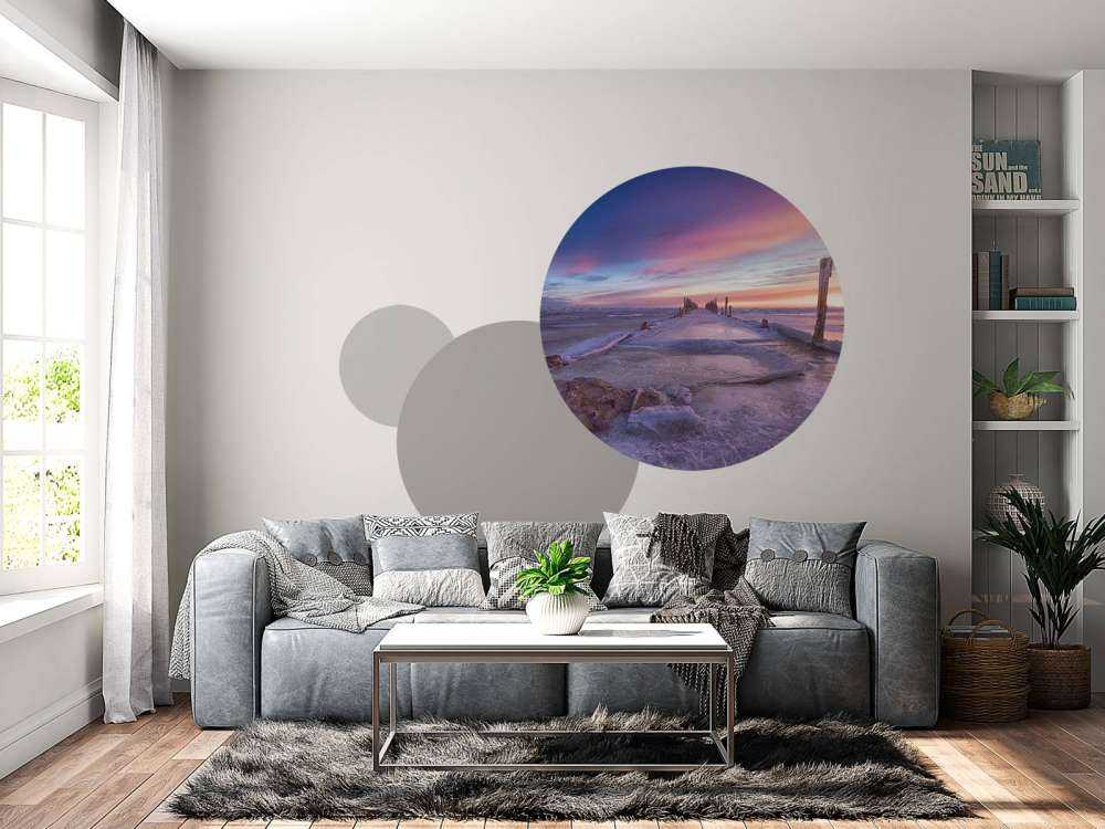 Głowice kijów na zamarzniętym Morzu Bałtyckim