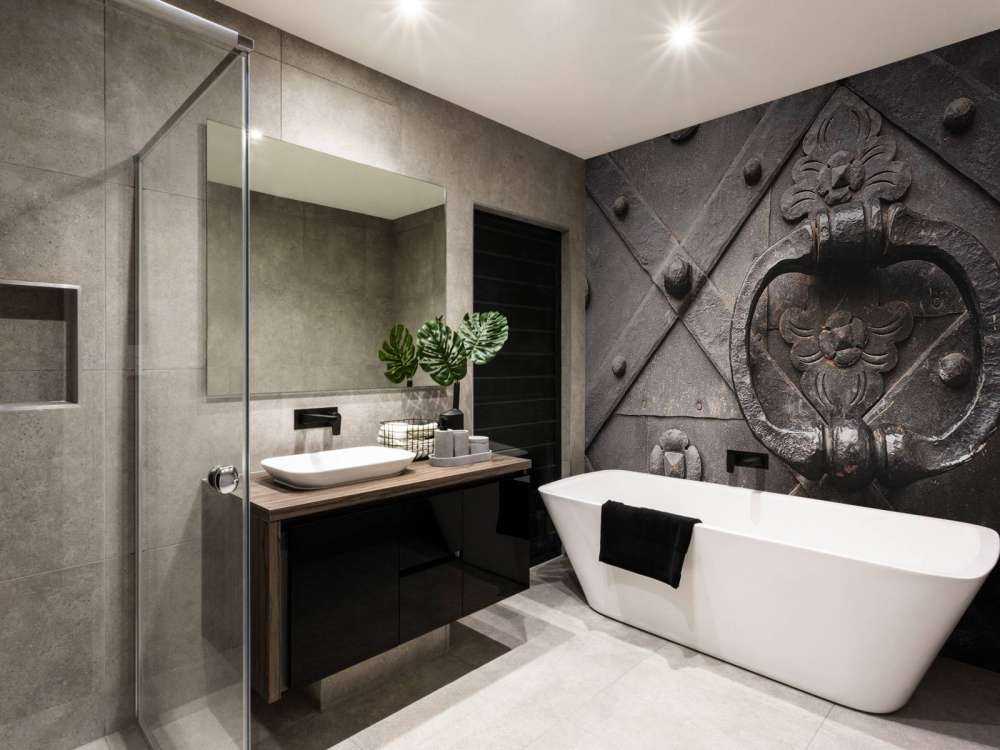 Stare drzwi z dźwignią