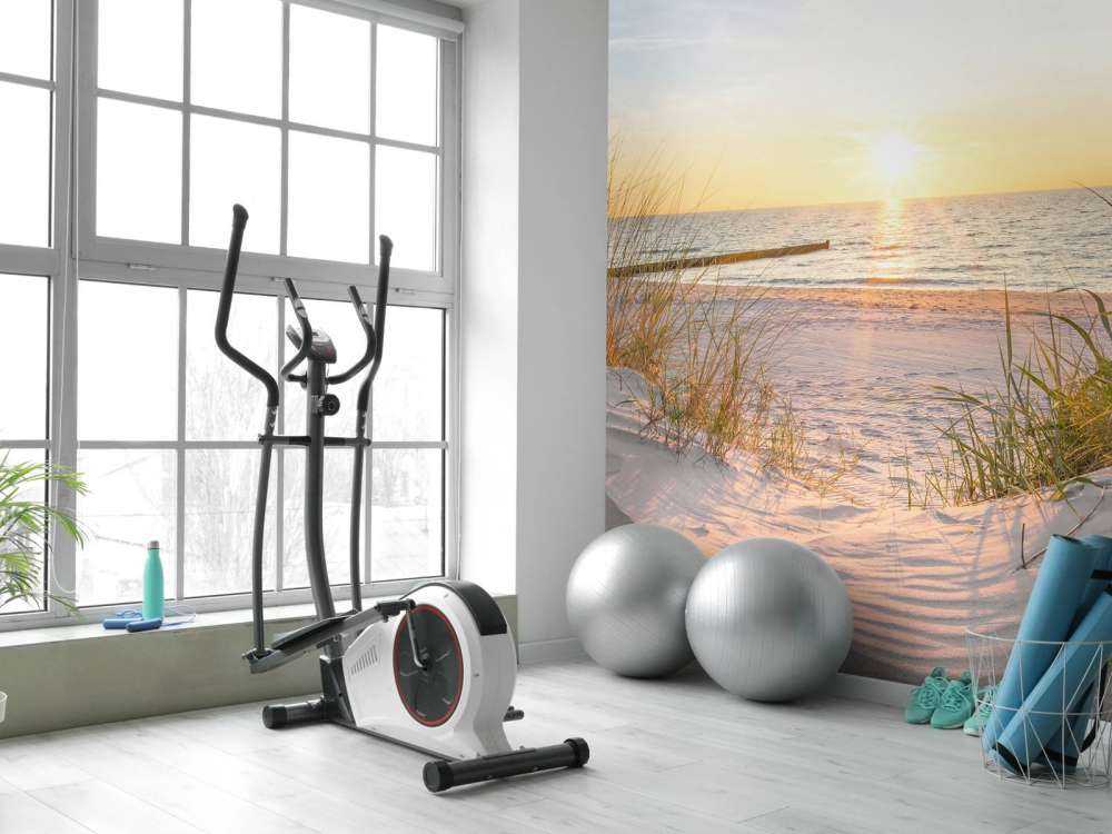 Plaża wydmowa przy zachodzie słońca