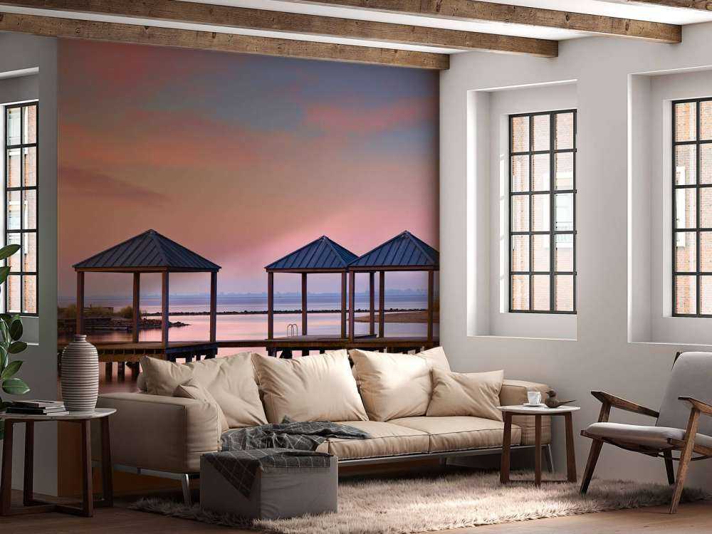 Molo do pływania o wschodzie słońca