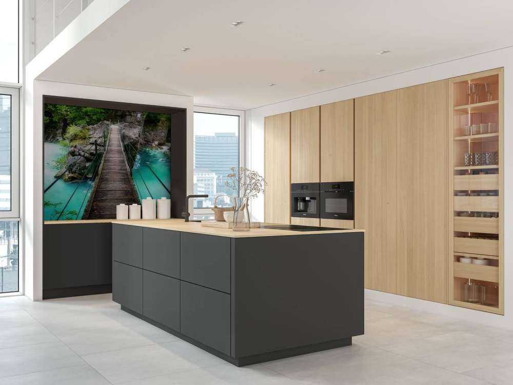 Most nad piękną, błękitną rzeką