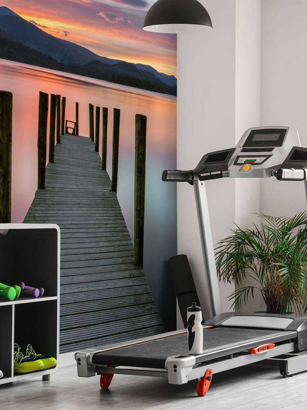 Rusztowanie o zachodzie słońca w kolorze różowym