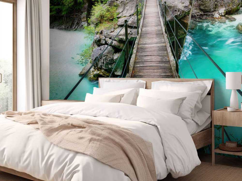 Most nad piękną, błękitną rzeką