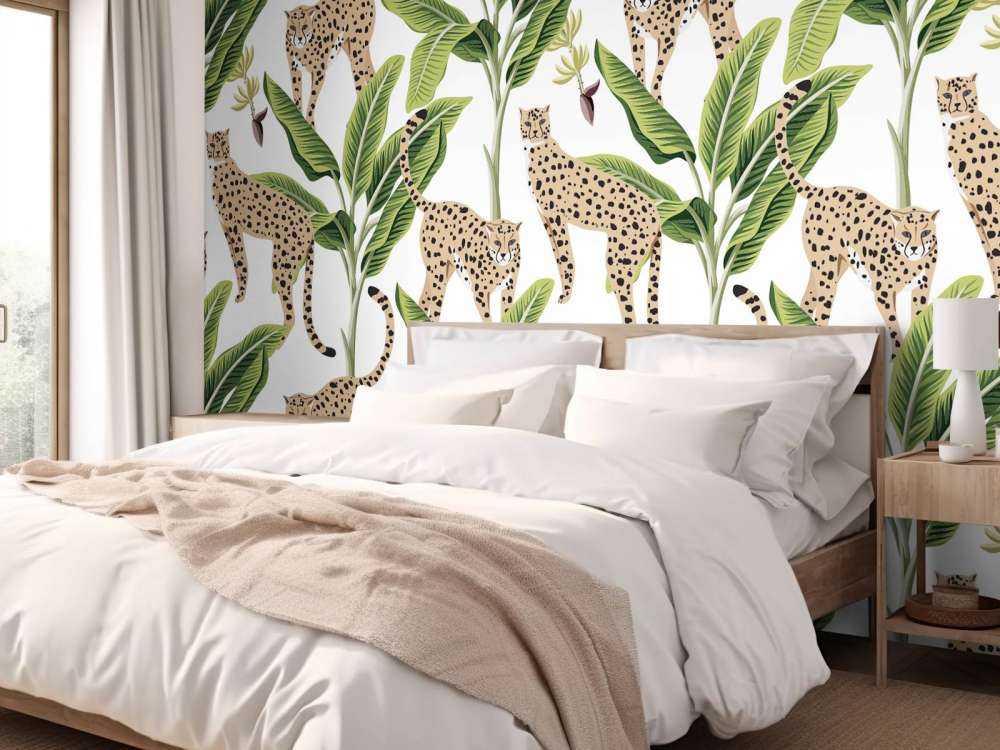 Gepard między drzewami