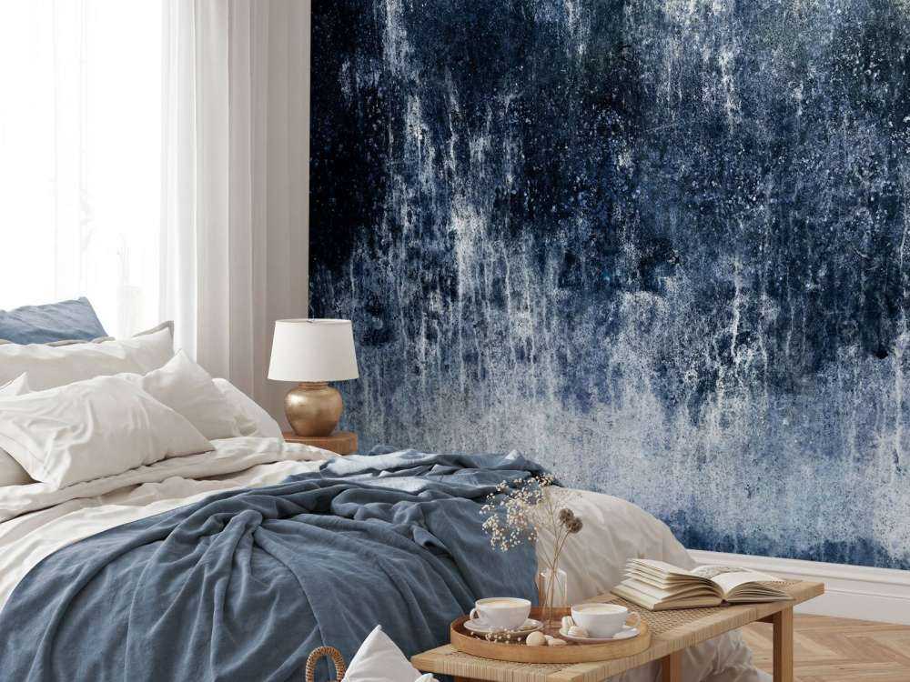 Stara, zwietrzała niebieska ściana