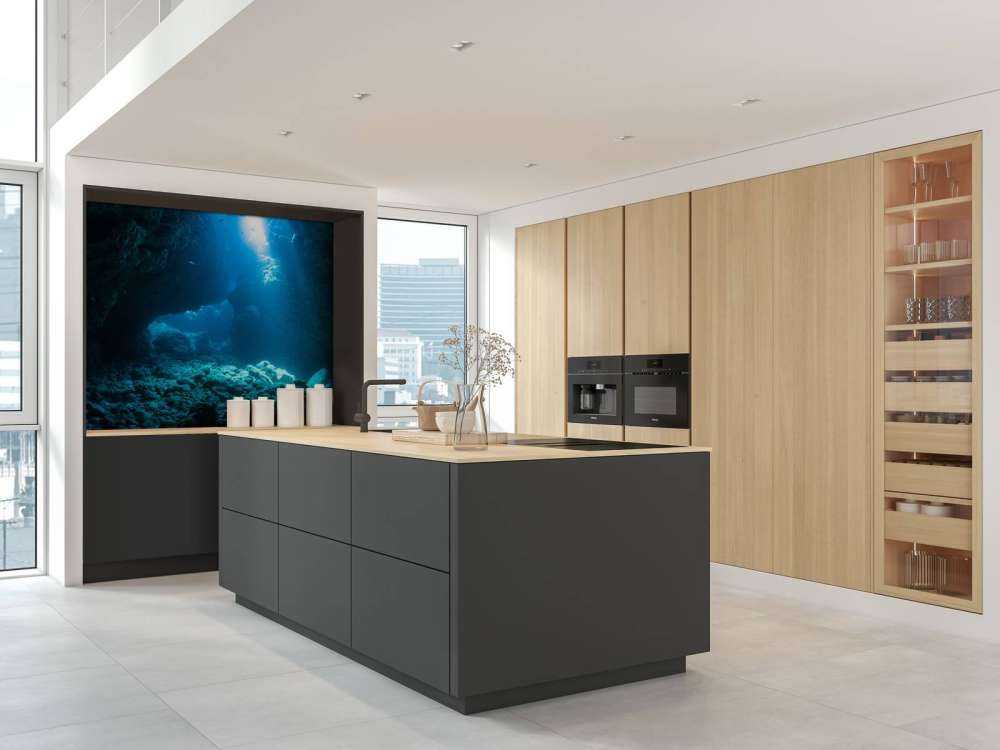 Ciemna jaskinia w oceanie