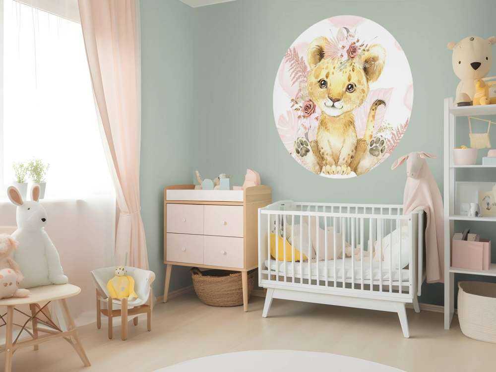 Dziecko różowej lwicy z dżungli