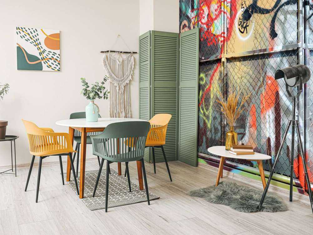 Graffiti na drzwiach stalowych