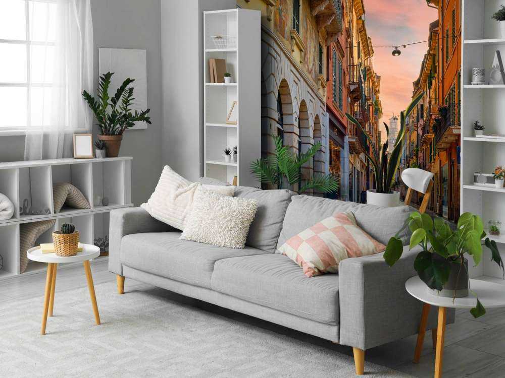 Ulica handlowa o wschodzie słońca