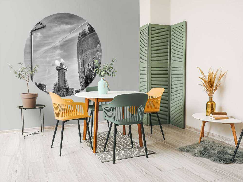 Zajezdnia muzealna w Rotterdamie w czerni i bieli 