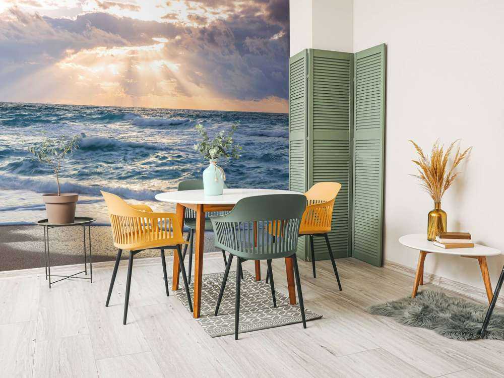 Promienie słońca nad morzem