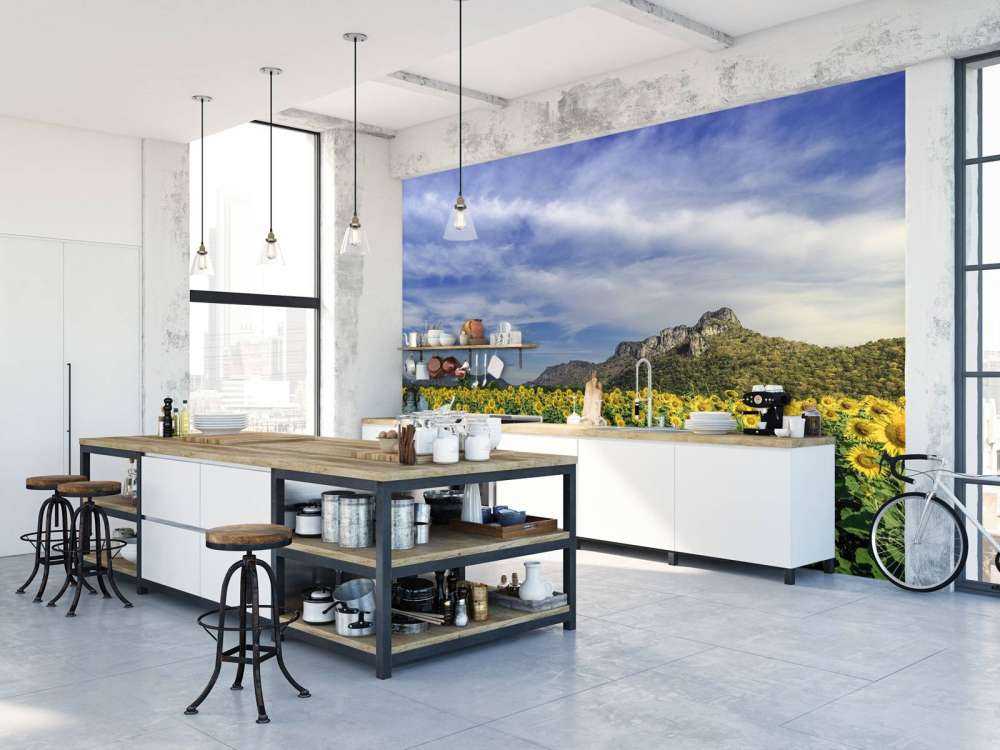 Pole kwitnące na żółto